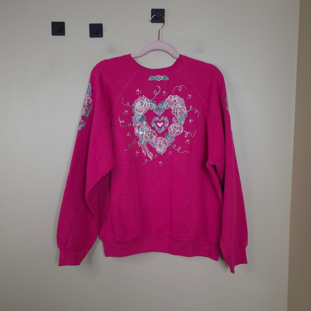 Vintage Tultex Painted Floral Heart Sweatshirt in Pink Size L